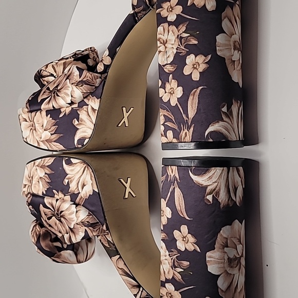 Express Floral Platform Heels - Picture 11 of 13